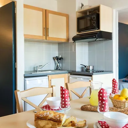 2p 2/4 Duplex Du Port- 2nd F * Hourtin