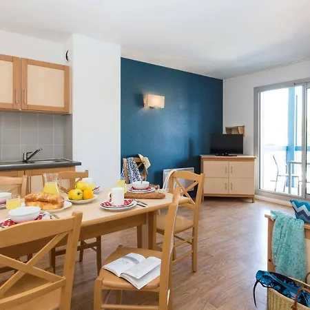 2p 2/4 Duplex Du Port- 2nd F Hourtin