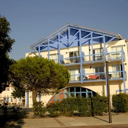 2p 2/4 Duplex Du Port- 2nd F Hourtin